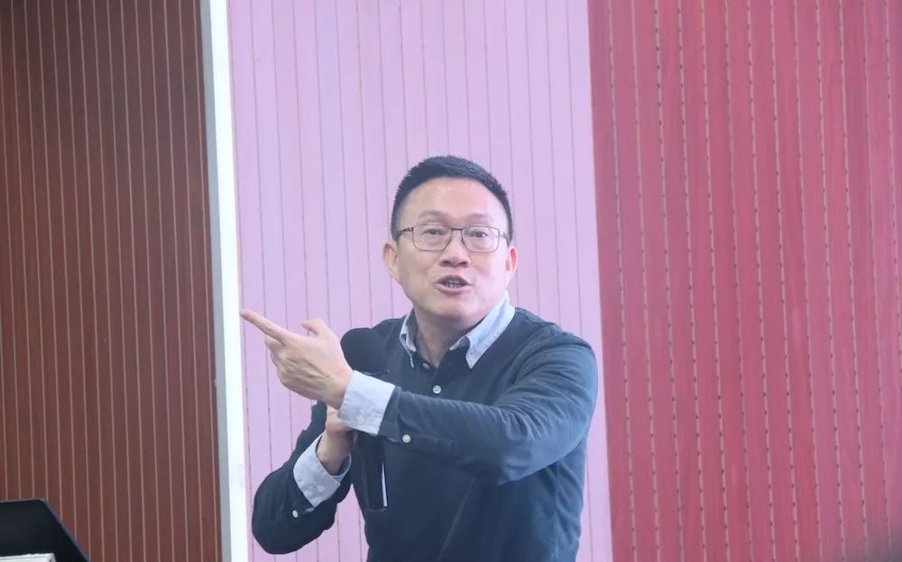 新奧管家婆免費(fèi)資料官方,快速響應(yīng)執(zhí)行方案_動(dòng)態(tài)版39.318